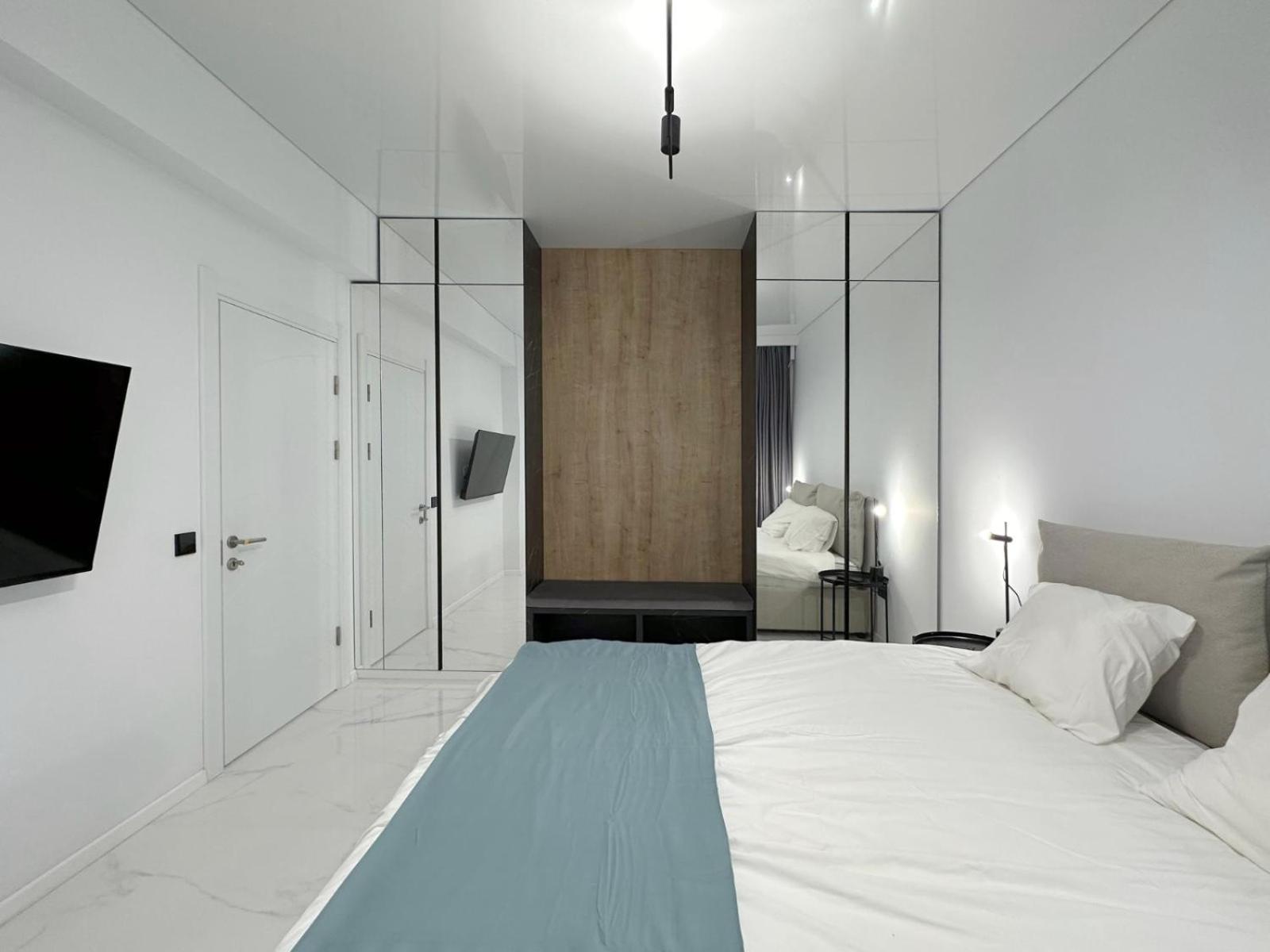 Koya Tower By The Lake Apartments Mamaia Exterior foto