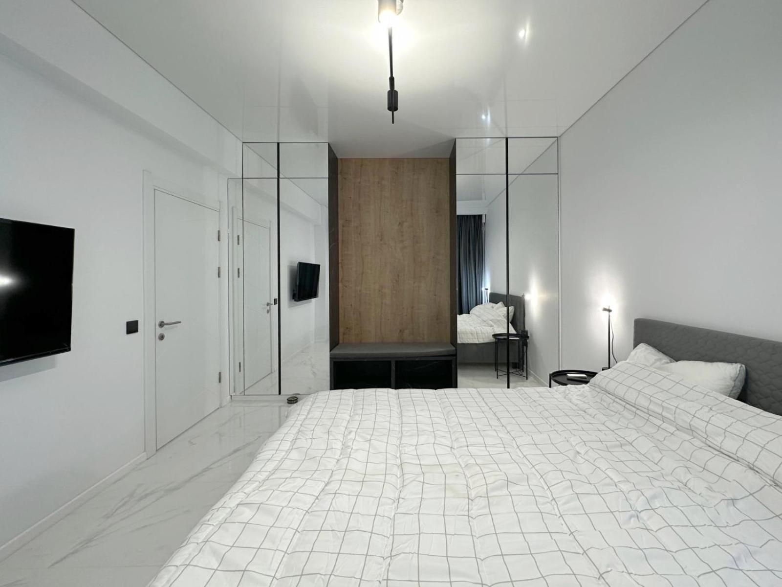 Koya Tower By The Lake Apartments Mamaia Exterior foto